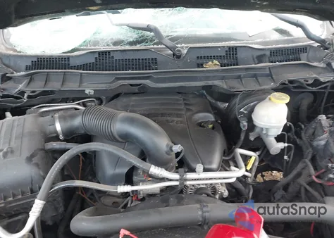 2017 Ram 1500 Express 4X4 6'4 Box из США, поврежденный, VIN 1C6RR7FT6HS728923